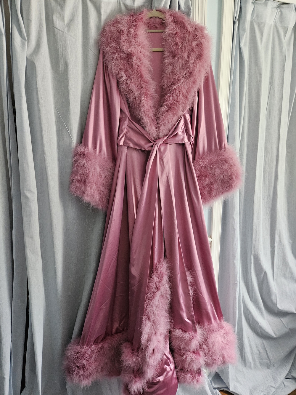 Catherine D'Lish Dominique Pink Satin Feather Trim Robe Dressing Gown XL - Picture 1 of 3